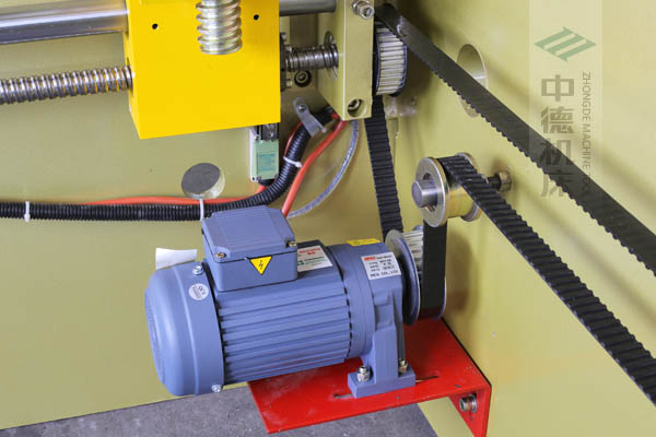 ZDP-4022強扭矩電機，后退料迅速，鋼絲同步帶精確更靜音.jpg